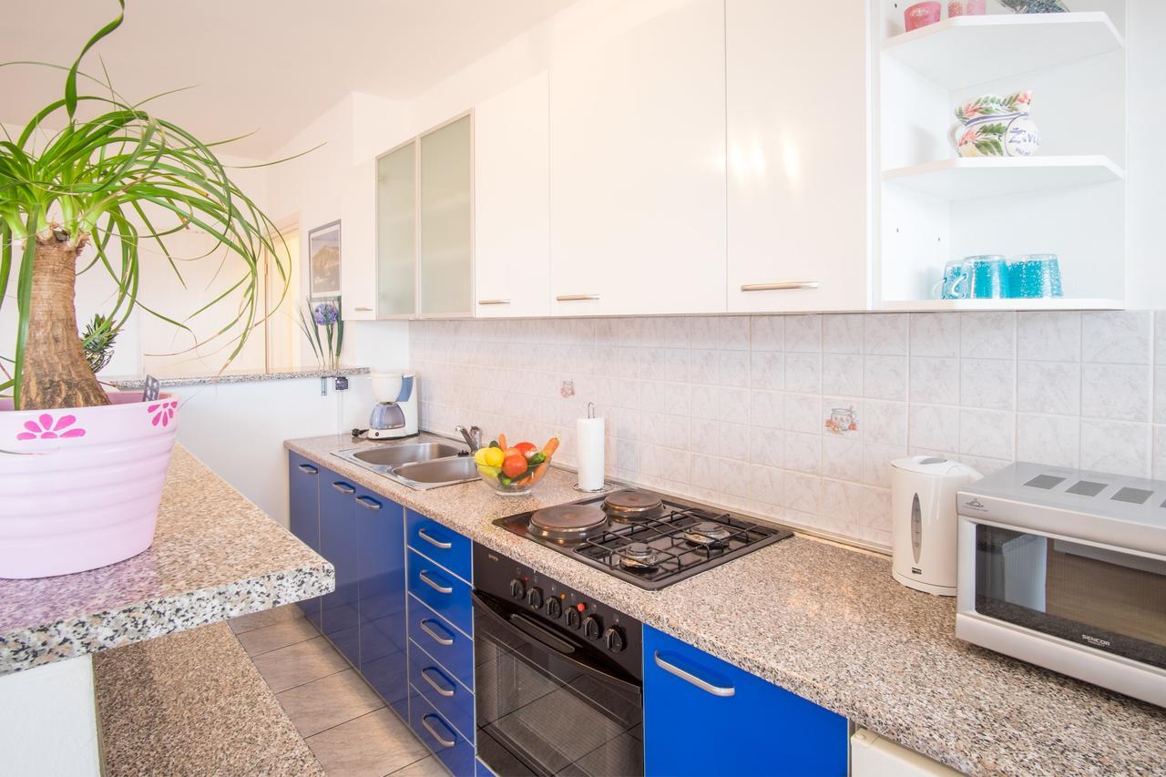 Apartments Stasic Vrbnik Exterior photo