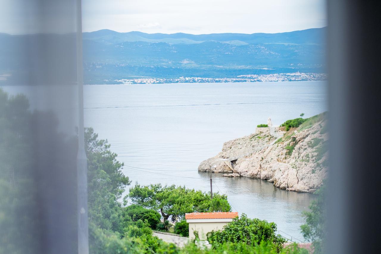 Apartments Stasic Vrbnik Exterior photo