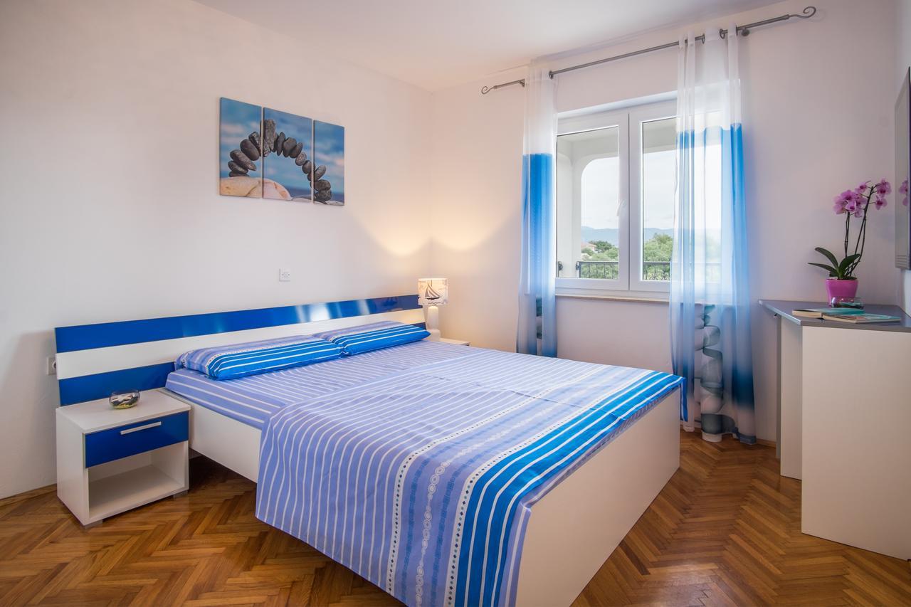 Apartments Stasic Vrbnik Exterior photo